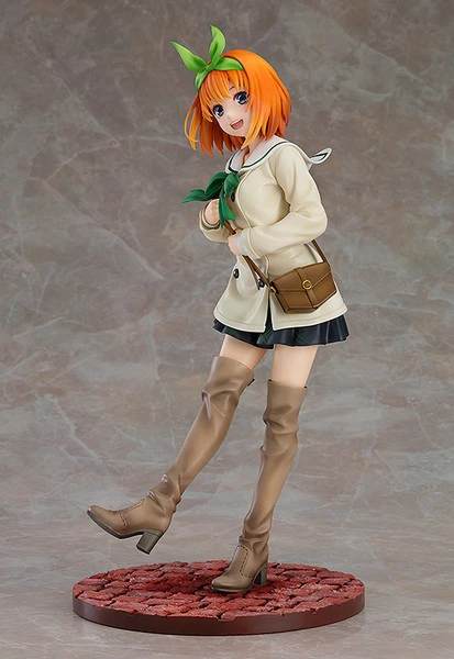 GOOD SMILE Yotsuba Nakano Date Style Ver The Quintessential Quintuplets Figure 5 GOOD SMILE Yotsuba Nakano Date Style Ver The Quintessential Quintuplets Figure - Image 3