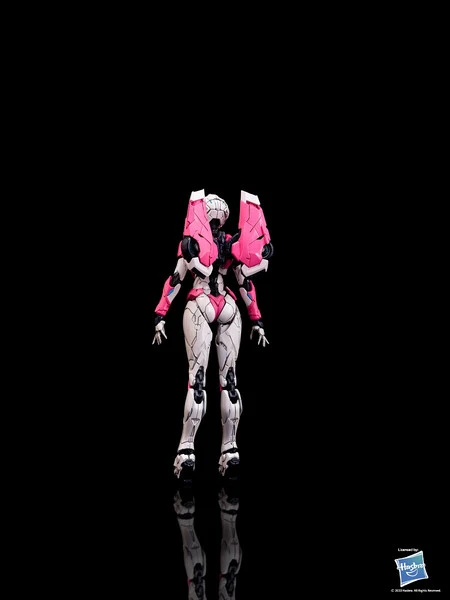 FLAME TOYS Arcee Transformers Furai Model Kit 8 FLAME TOYS Arcee Transformers Furai Model Kit - Image 6